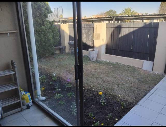3 BEDROOM TOWNHOUSE FOR SALE IN ELSPARK